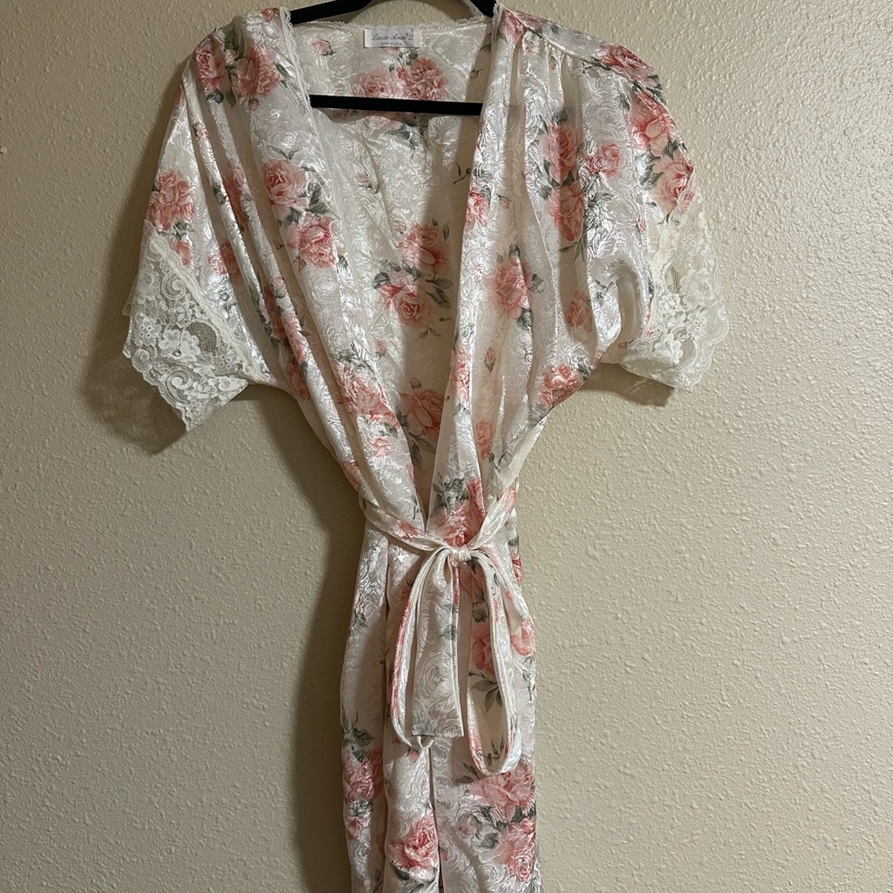 Floral Lace Vintage  Robe
